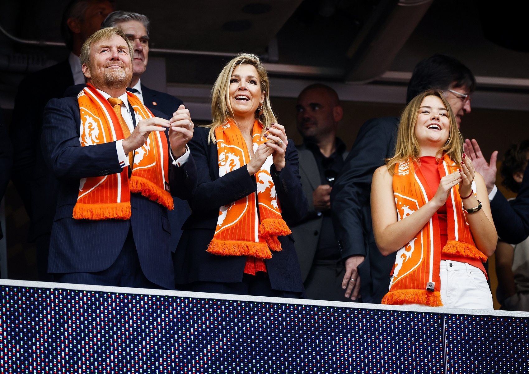 王室督战！荷兰国王、王后等王室成员现场观看荷兰vs瑞典