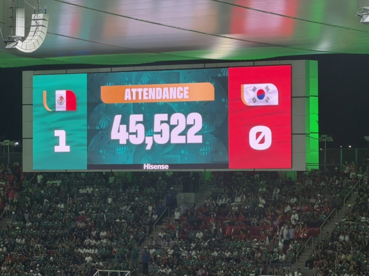 见证主队提前出线,45522名球迷现场观战墨西哥1-0韩国