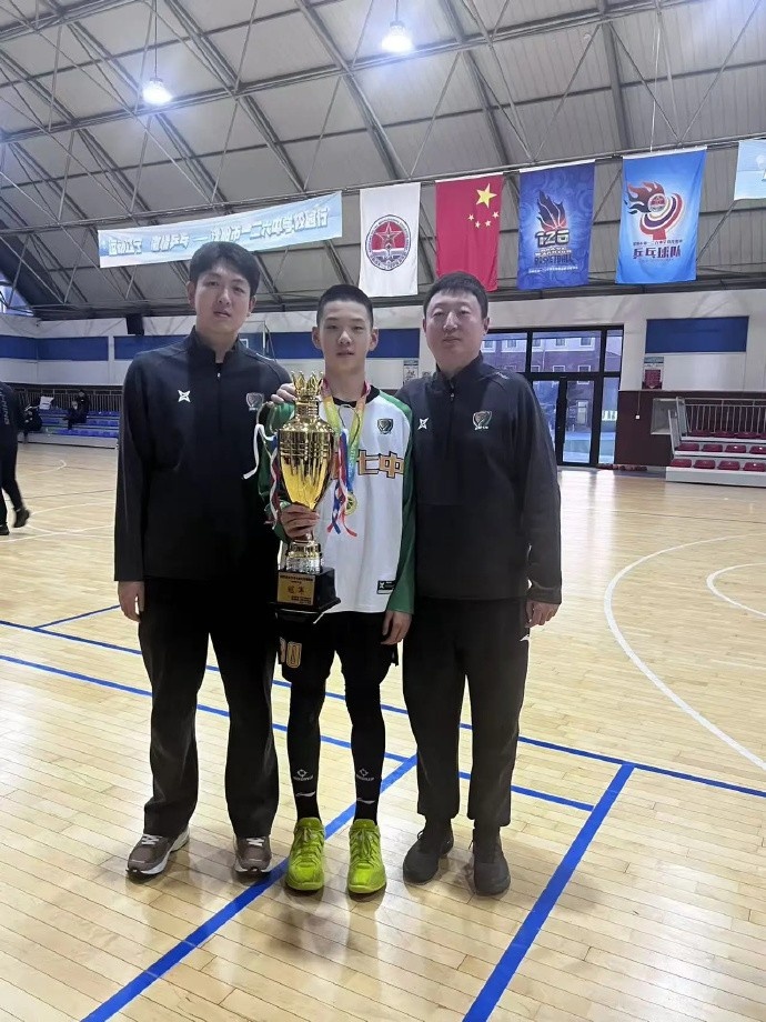 球风稳健的后卫!媒体人:辽宁男篮青训队签下未满14岁的柳清瀚